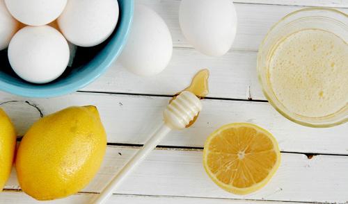 Sử dụng lòng trắng trứng gà để trị mụn ẩn tại nhà
