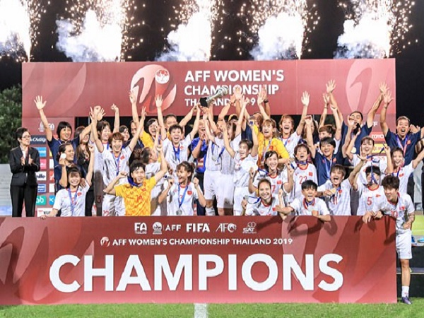 HLV Mai Đức Chung tự hào vì chiến thắng của tuyển nữ Việt Nam trước Thái Lan