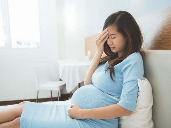 Chia sẻ nguyên nhân chứng đau đầu khi mang thai