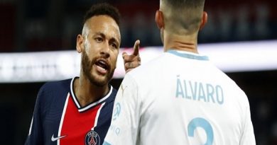 Neymar ăn thẻ đỏ, tố hậu vệ Marseille phân biệt chủng tộc