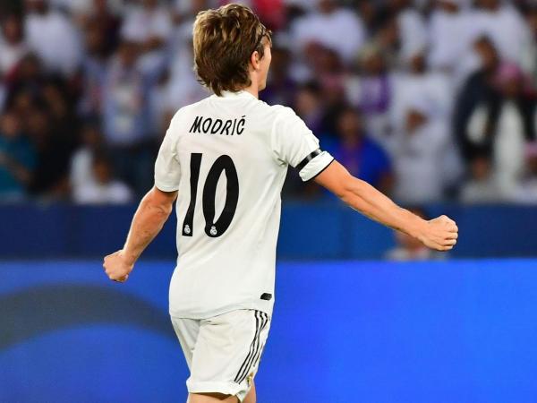 Tin bóng đá tối 12/10: Luka Modric sẽ ở lại Real Madrid với 1 điều kiện