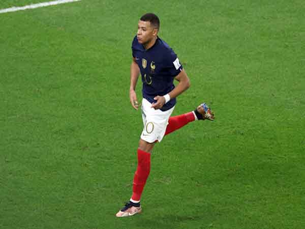 Mbappe rực sáng trên sân cỏ với 2 bàn thắng và 1 pha kiến tạo giúp tuyển Pháp thẳng tiến vào vòng tứ kết World Cup 2022